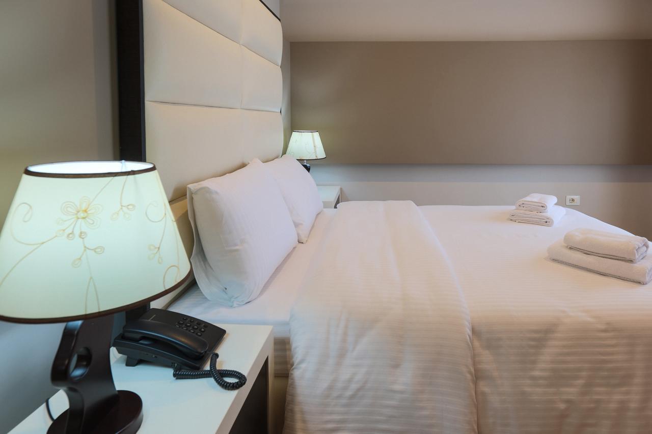 "L'Art De Vivre" Resort Корча Экстерьер фото