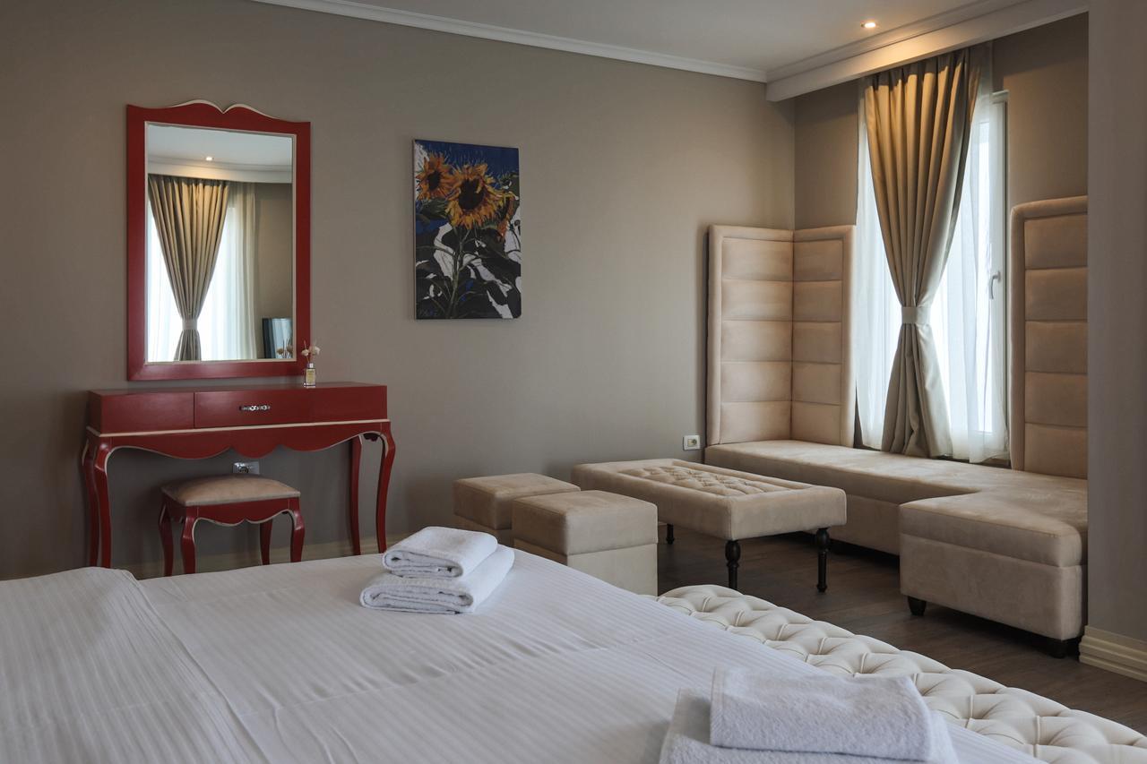 "L'Art De Vivre" Resort Корча Экстерьер фото