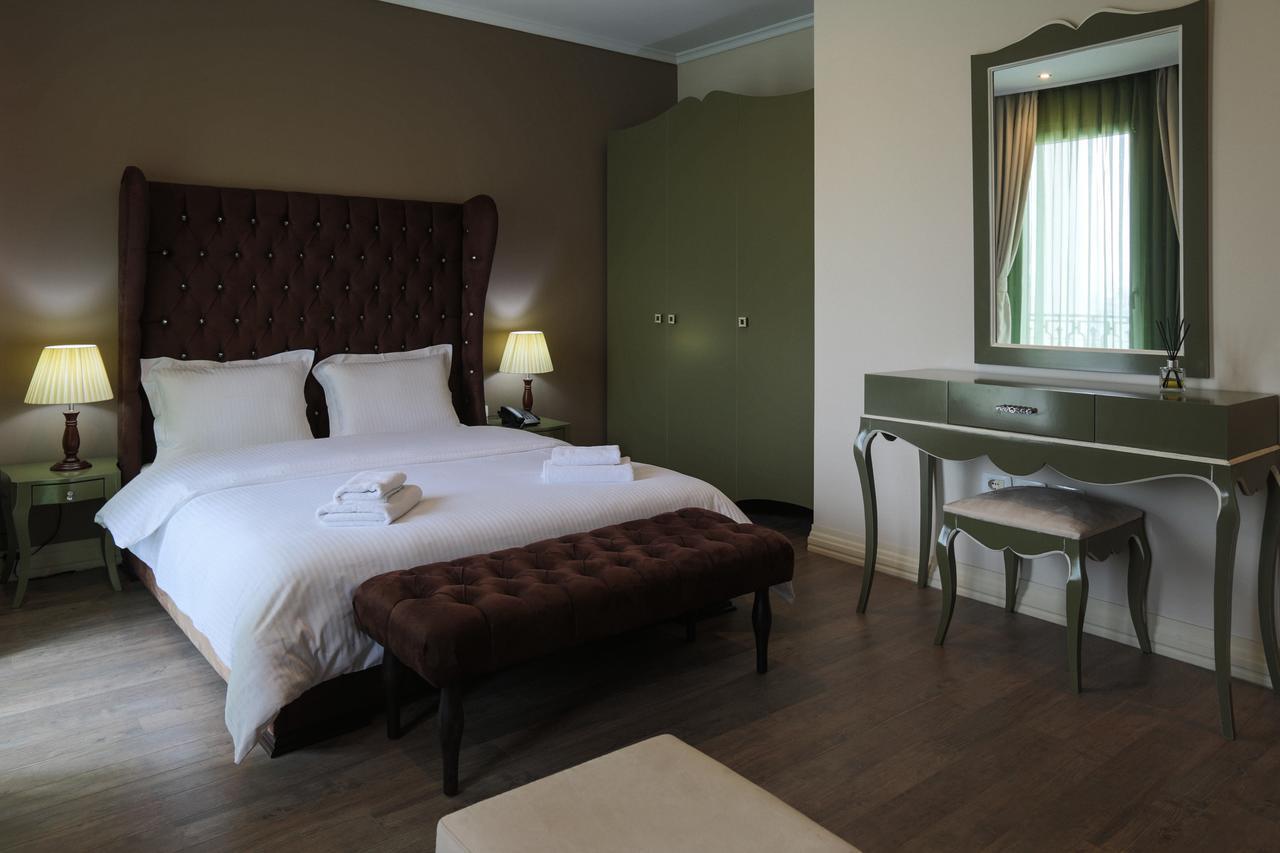 "L'Art De Vivre" Resort Корча Экстерьер фото