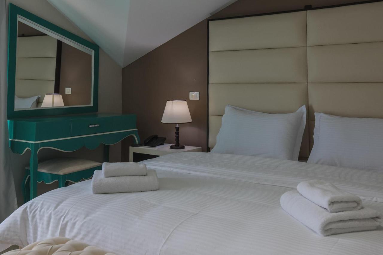 "L'Art De Vivre" Resort Корча Экстерьер фото